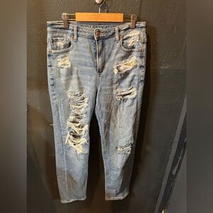 American Eagle Light Wash Distressed Mom Jeans Size 4